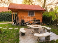 Szigetmonostor Family House 4
