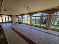 For rent family house Fót, 320m2