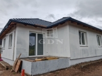 Vânzare duplex Pécel, 95m2
