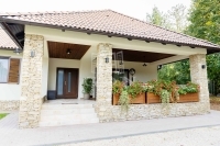 Pápa 家庭别墅 12