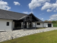 Vânzare casa familiala Mór, 220m2