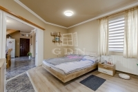 Pécel Family House 8