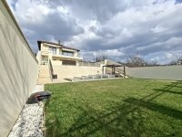 Vác Family House 0