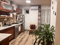 Érd Совмещенный дом 7