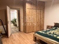 Érd Совмещенный дом 10